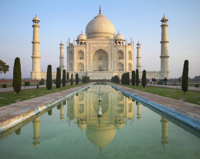 Izmet insekata uništava mermer na Tadž Mahalu